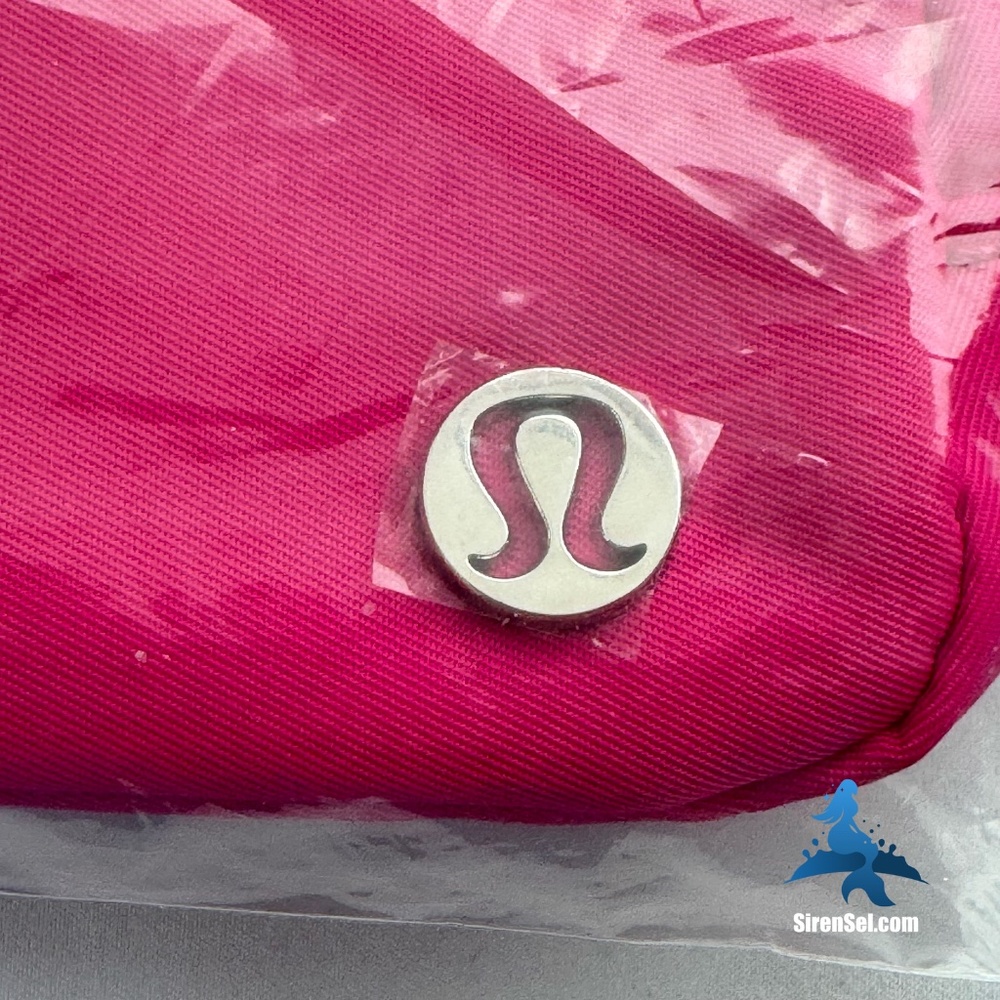 1128 NWT lululemon Everywhere Belt Bag - 1L - Pink - Picture 3 of 7